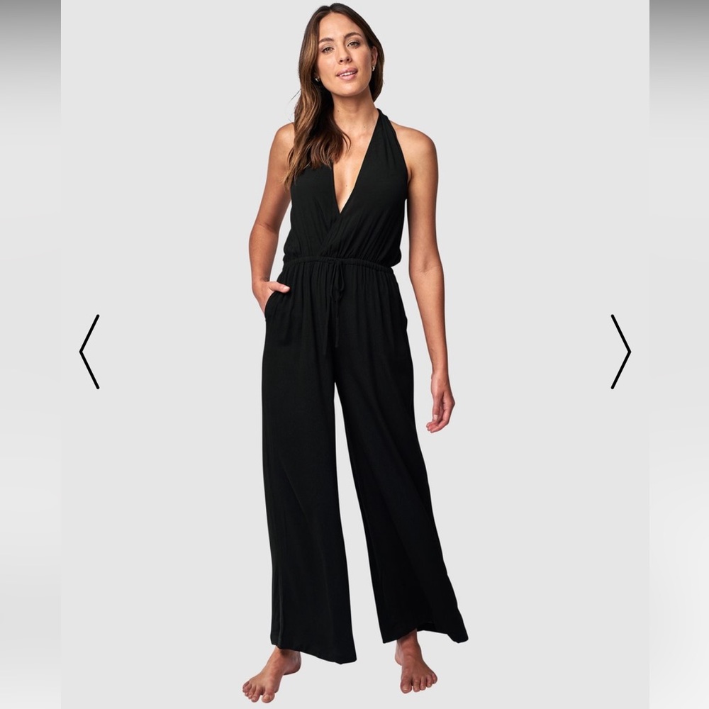 UNE PIECE Halter Jumpsuit 10 NWT